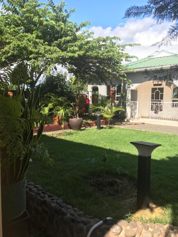 Le Parlour Bed and Breakfast Boma la Ngombe Exterior foto