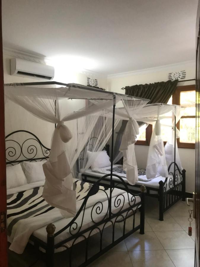 Le Parlour Bed and Breakfast Boma la Ngombe Exterior foto